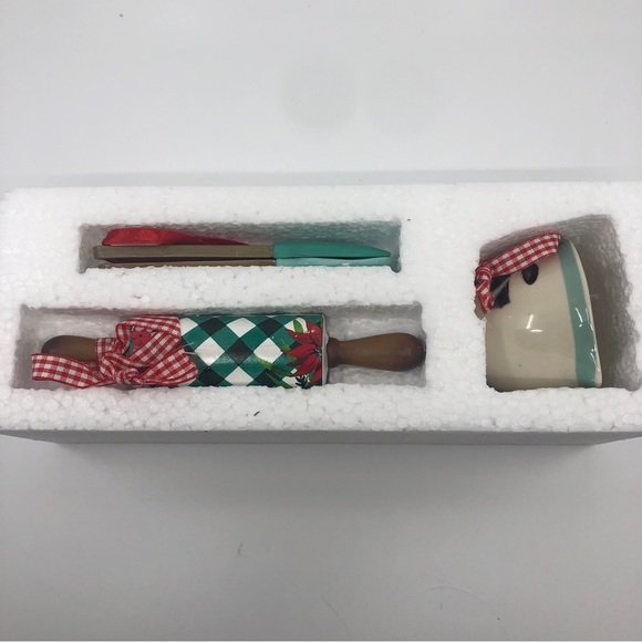 Pioneer Woman Kitchen Utensils & Batter Bowl Ornament Set - Picture 2 of 3